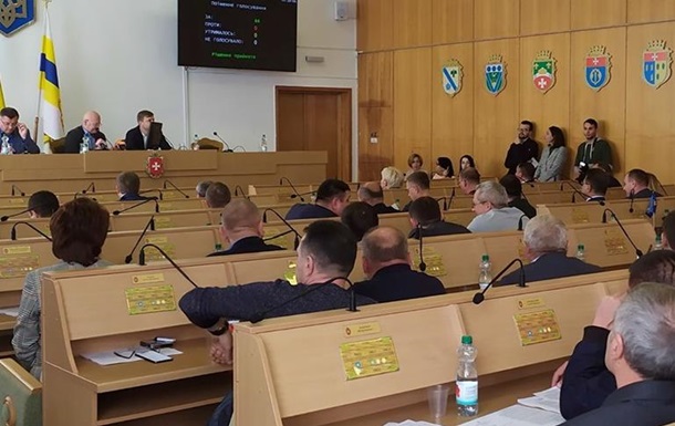 Депутаты нескольких облсоветов проголосовали против формулы Штайнмайера