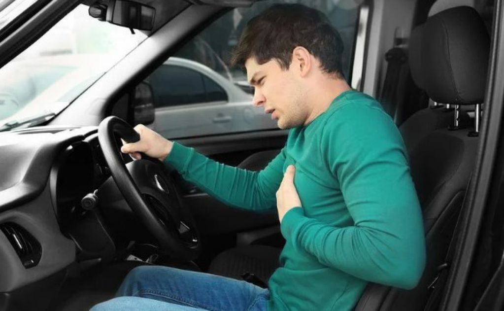 Как остановить авто, если водителю внезапно стало плохо