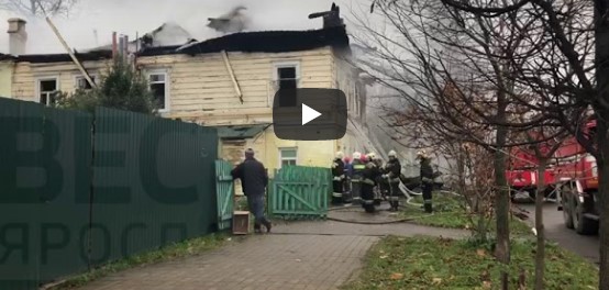 Шесть детей погибли в охваченном пламенем доме: видео с места ЧП