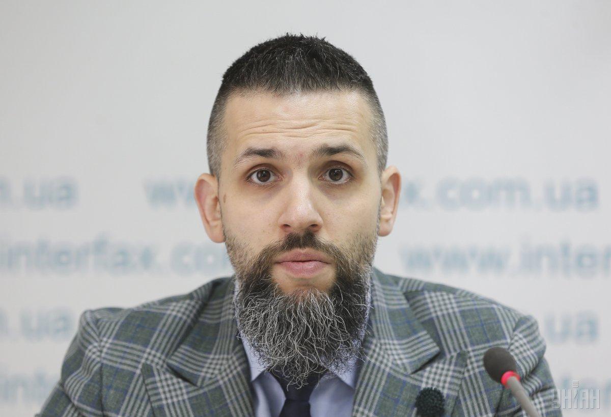 Максим Нефедов совмещает госслужбу с бизнесом, - эксперт