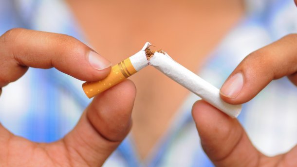 Как женщине бросить курить раз и навсегда: ученые раскрыли секрет