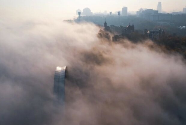Отравленный туман над Украиной: какие регионы накрыло больше всего?