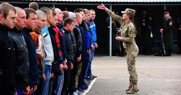 Призыв в армию с 18 лет могут вернуть: воинский учет ужесточат