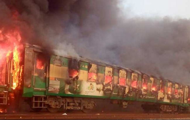 Сгорели заживо: из-за взрыва в поезде погибли более 60 человек