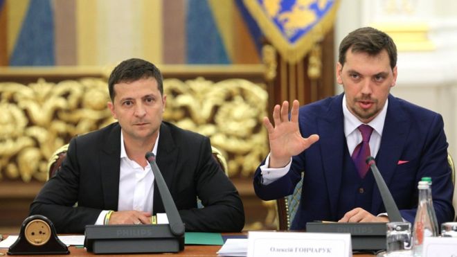 Ни зарплат, ни пенсий: как Зеленский и Гончарук обманули украинцев