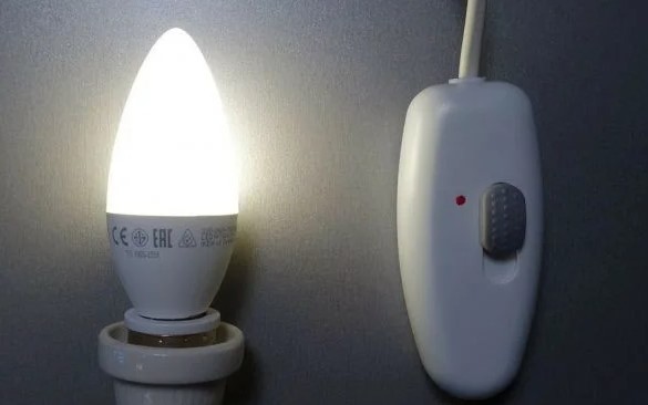 Что делать, если светодиодная лампа мерцает при выключенном свете