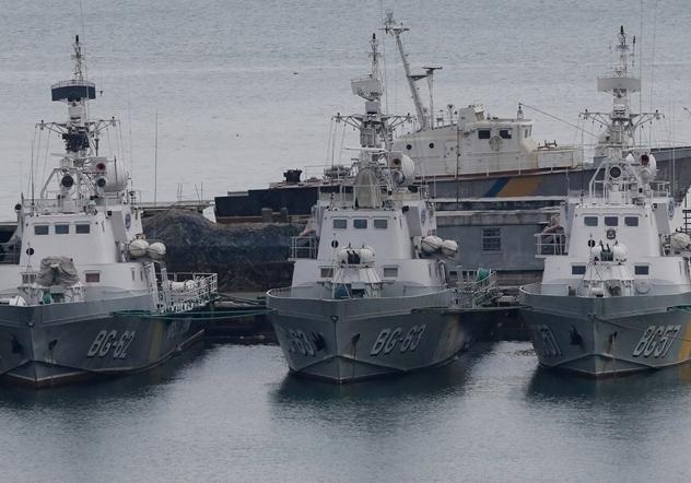 Появилось ВИДЕО буксировки кораблей ВМС в Украину
