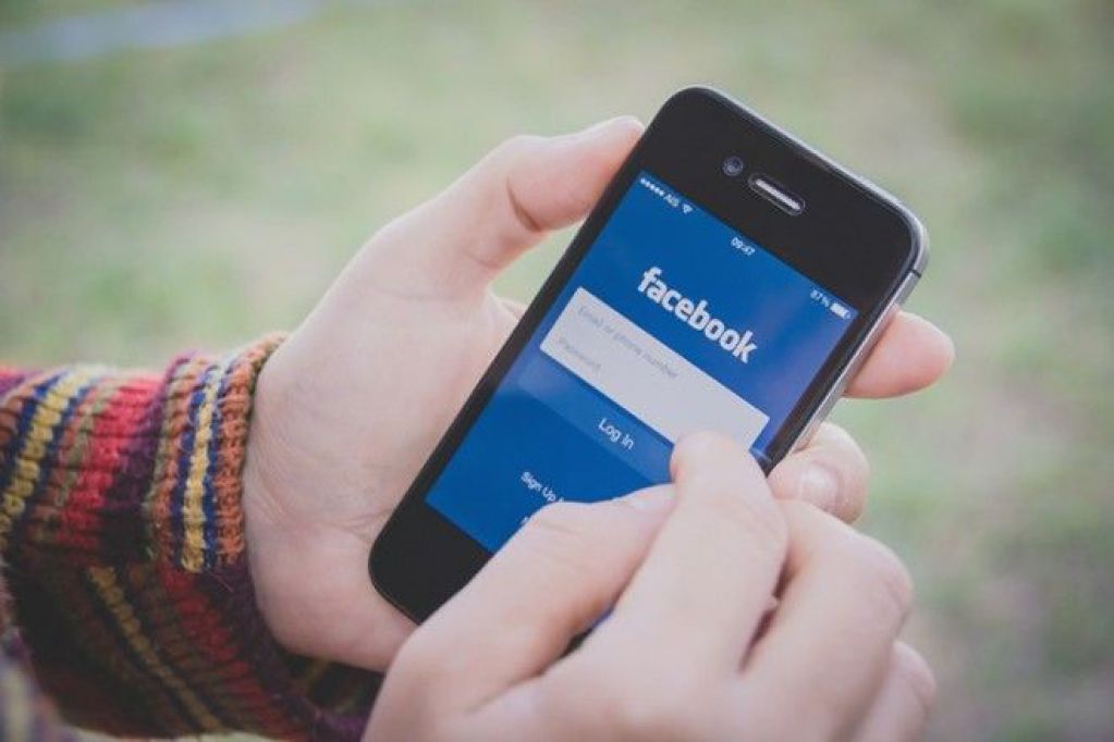 Пять личных подробностей, которые не стоит выкладывать в Facebook