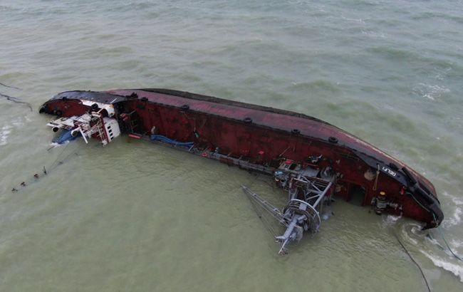 Севшее на мель под Одессой судно принадлежит скандальному застройщику Аднану Кивану и занималось контрабандой, - источник