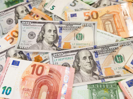 Так доллар не «унижался» с января 2016 года: свежий курс валют