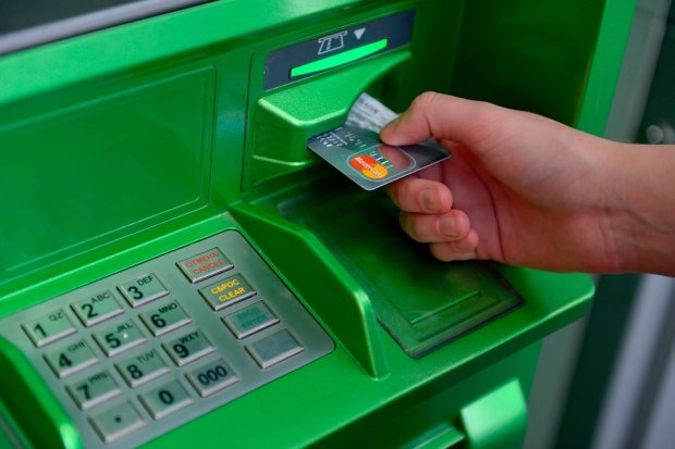 Украинцев просят быть предельно внимательными у банкоматов – новый вид развода