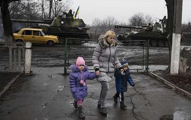ЮНИСЕФ: Почти полмиллиона детей страдают от войны на Донбассе