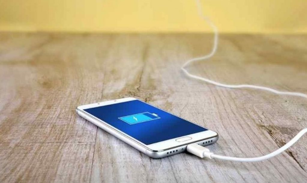 Ошибки при зарядке смартфона, которые делают почти все