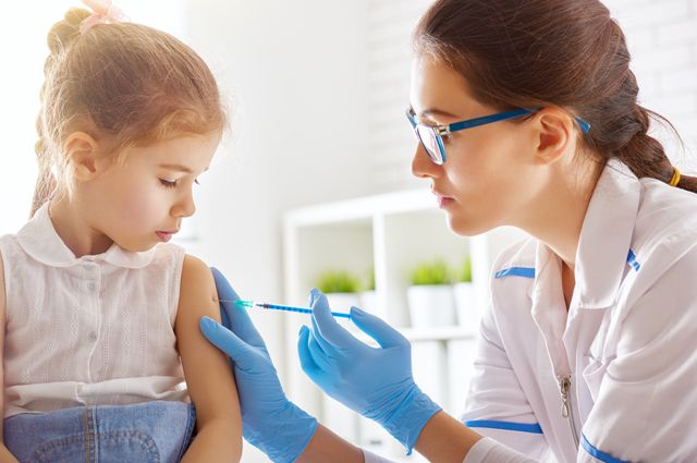 Украинцев будут вакцинировать по-новому: что изменилось