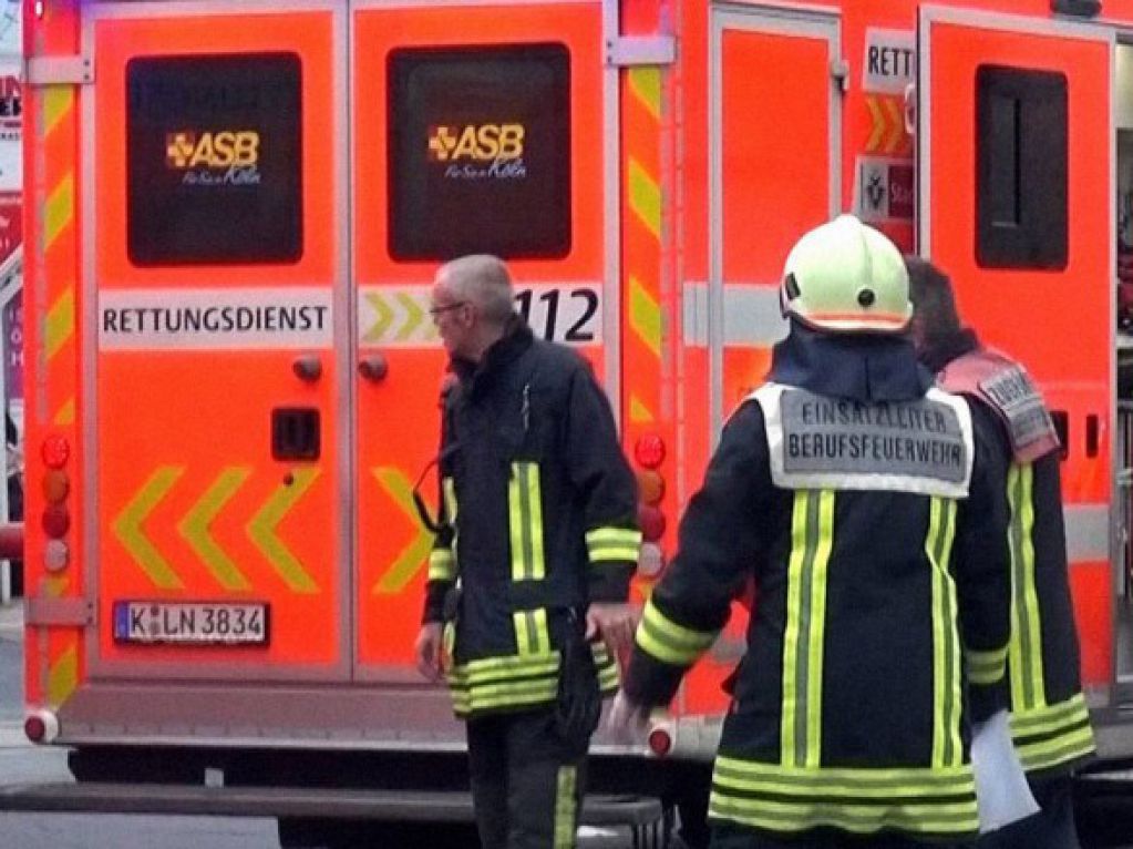 Напуганных детей срочно эвакуировали: в жилом доме около школы и детсада прогремел взрыв