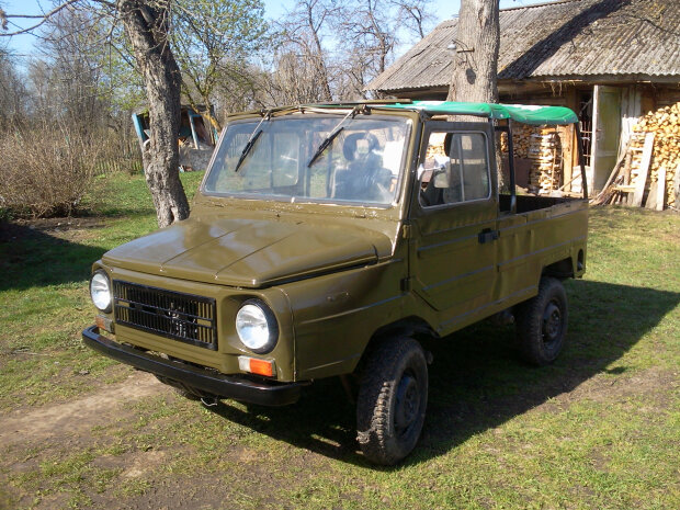 В Украине соорудили внедорожник, умеющий копать картошку. ФОТО