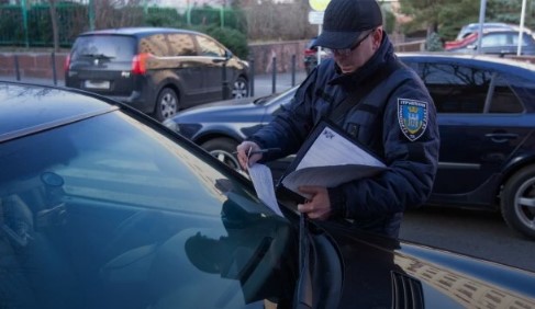 Компенсируют все убытки: в Украине начали штрафовать пешеходов