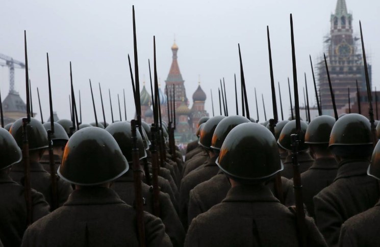 Грандиозный скандал: Россия показала логотип 75-летия Победы