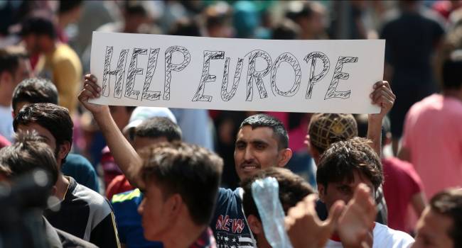 Евросоюз пошел на уступки беженцам: кого готовы принять