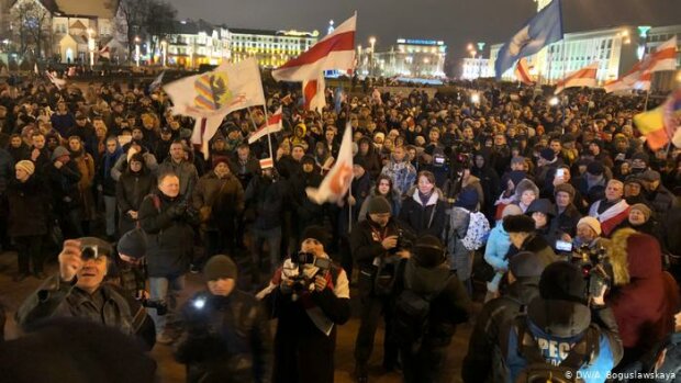 «Нас уже тысячи!» Против Путина и России разгорается еще один Майдан. ВИДЕО