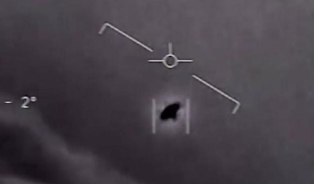 Американский военный показал, как во время службы увидел НЛО. ВИДЕО