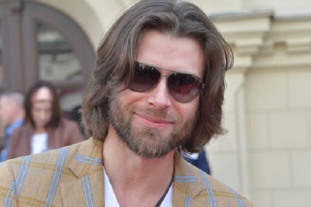 "Зал рыдал стоя": супруг Заворотнюк вынес свою красавицу на руках