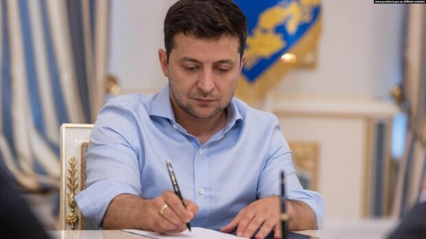Новый год в Украине хотят отменить: скандальный документ