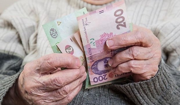Почти всем пенсионерам в январе добавят денег: кому и сколько