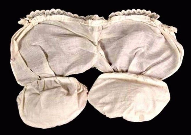Как в 19-м веке дамы увеличивали размер груди
