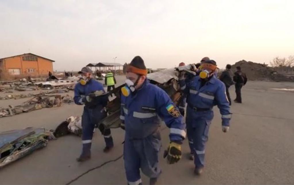 ГСЧС обнародовала видео воссоздания корпуса сбитого МАУ в Иране