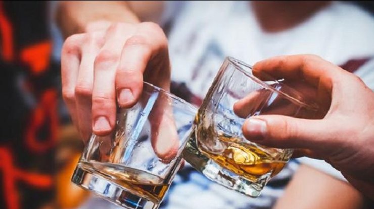 Почему после 40 лет надо "завязывать" с алкогольными напитками