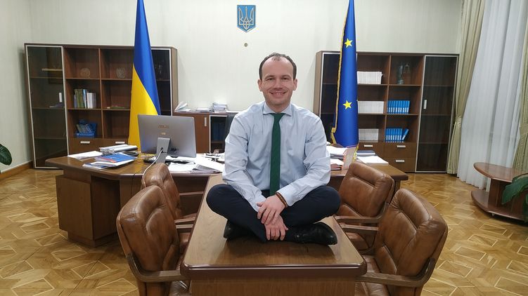  Украина пойдет судиться в Европе из-за закона о люстрации 