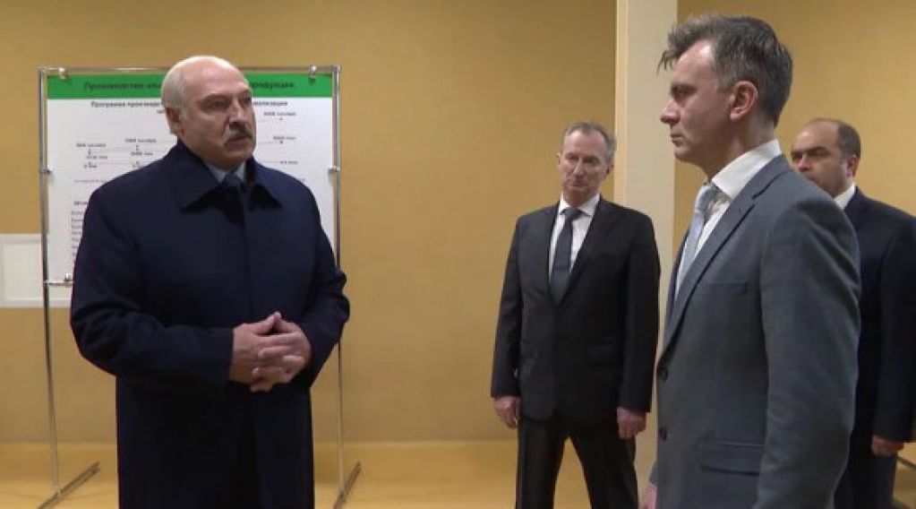 "Поставили р*ком" Лукашенко высказался о конфликте с Россией