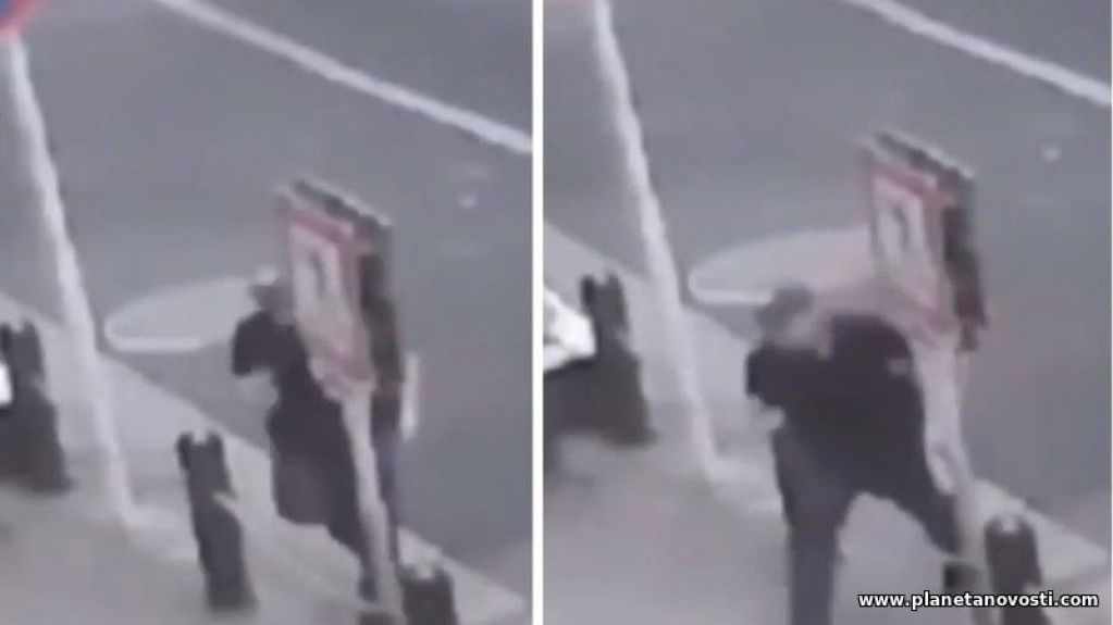 В Японии уличная камера сняла телепортацию человека. ВИДЕО