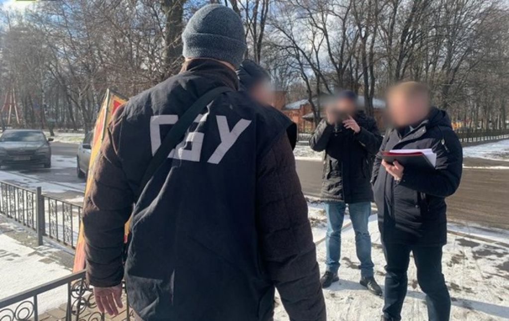 Поймали «на горячем»: в Полтаве депутат облсовета ответит за вымогательство «отката»