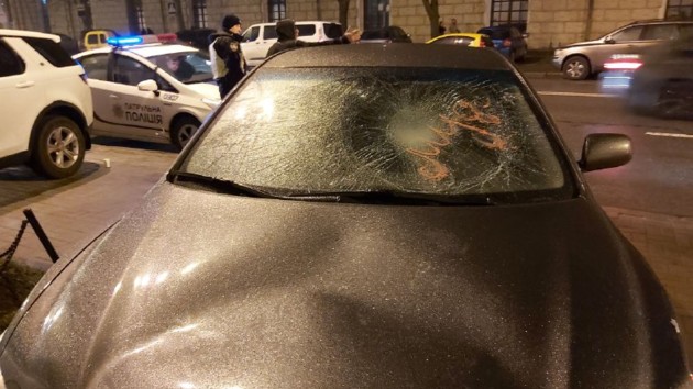 Полиция Киева объявила в розыск погромщика неправильно припаркованной машины 