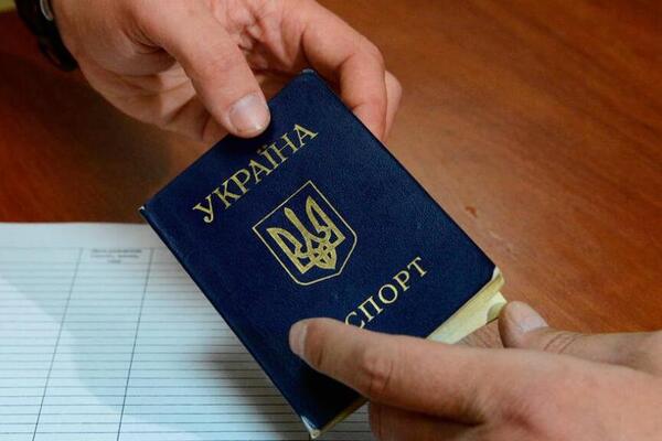 Боевики «ЛДНР» придумали, как заставить людей отказаться от паспорта Украины