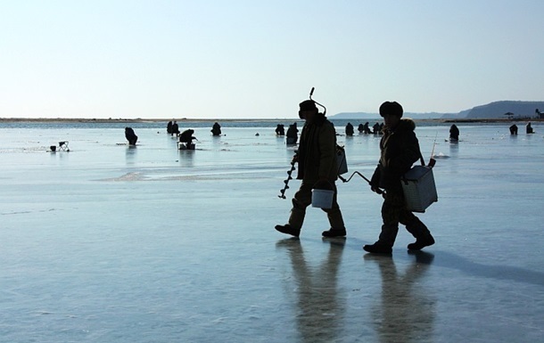 Трагедия на Львовщине: четверо рыбаков провалились под лед, есть погибший