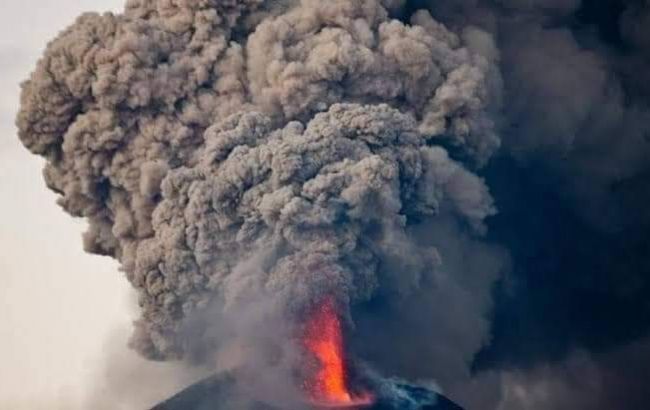 Индонезия замерла в ожидании: «заговорил» самый активный вулкан. ВИДЕО