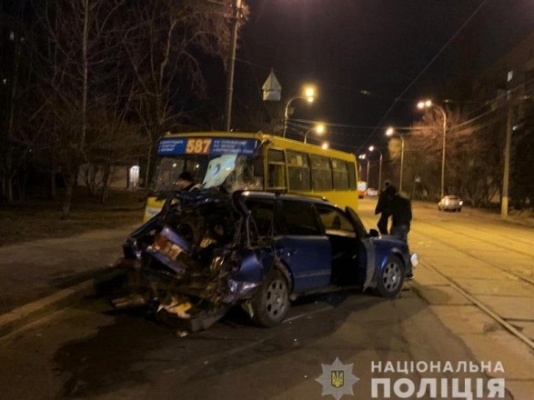 В Киеве произошло ДТП с участием маршрутки: пострадали 6 человек, среди них беременная