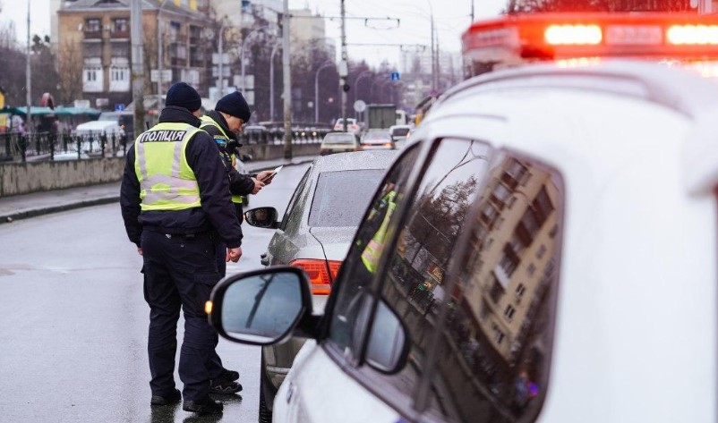 Проверки на дорогах: украинских водителей предупредили о массовом рейде