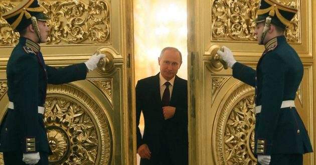 "Есть люди опаснее": политолог о том, почему стоит бояться отставки Путина 