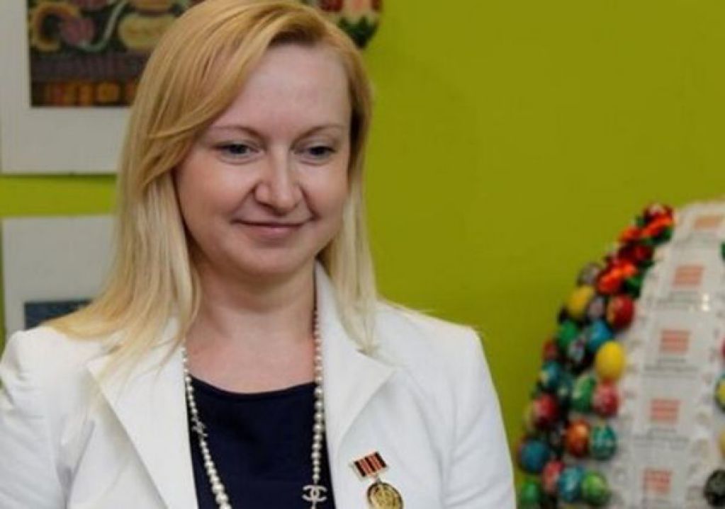 Любовница Януковича, родившая ему сына, удивила внешним видом. ФОТО