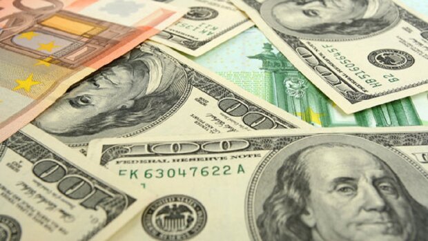 Доллар и евро стали дороже