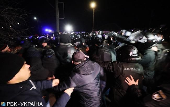 Зеленский увидел политическую поддержку в протестах в Новых Санжарах