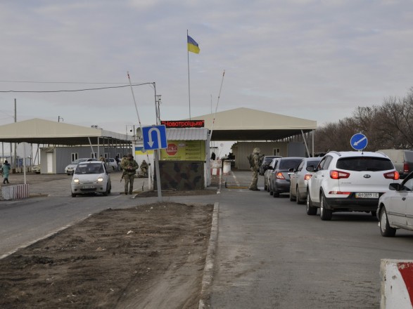 Жителей Донбасса предупредили о переходе КПВВ на весенний график работы