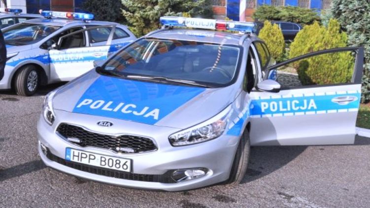 В Польше пьяный украинец, пытаясь припарковаться, разбил восемь авто