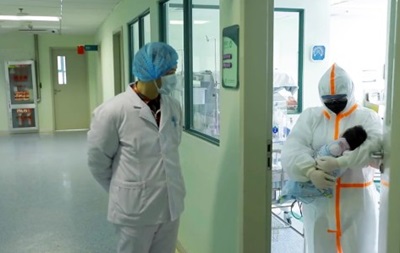 В Китае младенец без лекарств поборол коронавирус
