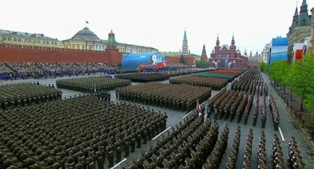 У Путина объяснили, почему Зеленского не позвали на парад 9 мая