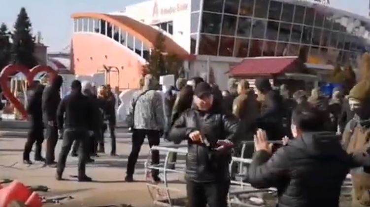 Выстрелы и взрывы: что сейчас происходит на Барабашово в Харькове. ВИДЕО